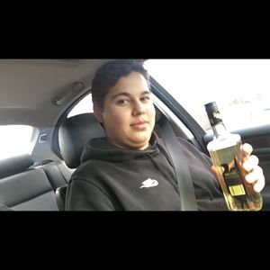 Meet your Posher, Troy